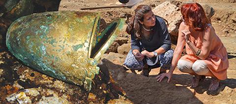 Αποκαλύφθηκε ασύλητος τάφος στη Βεργίνα
